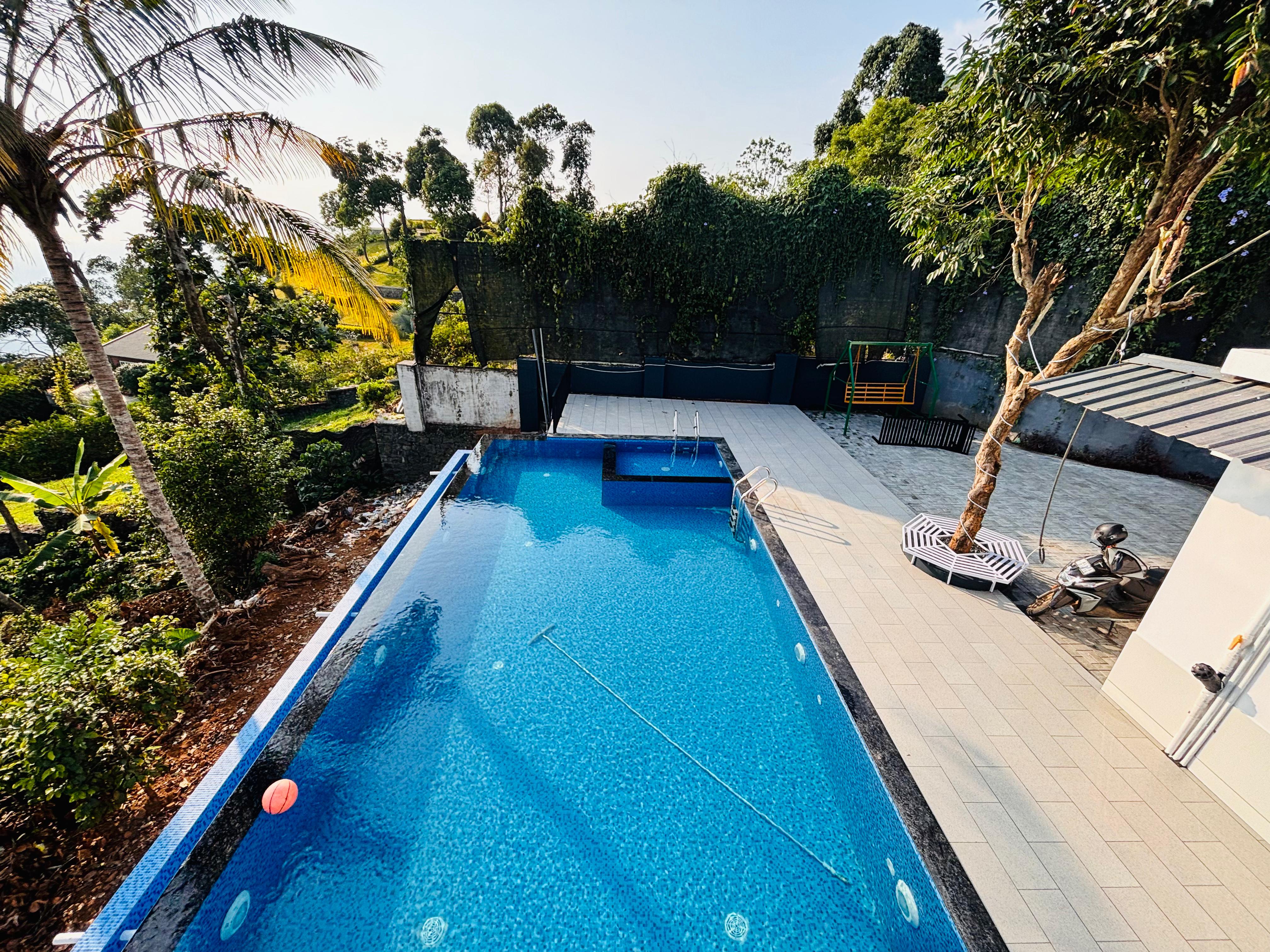 Pool Side Lounge